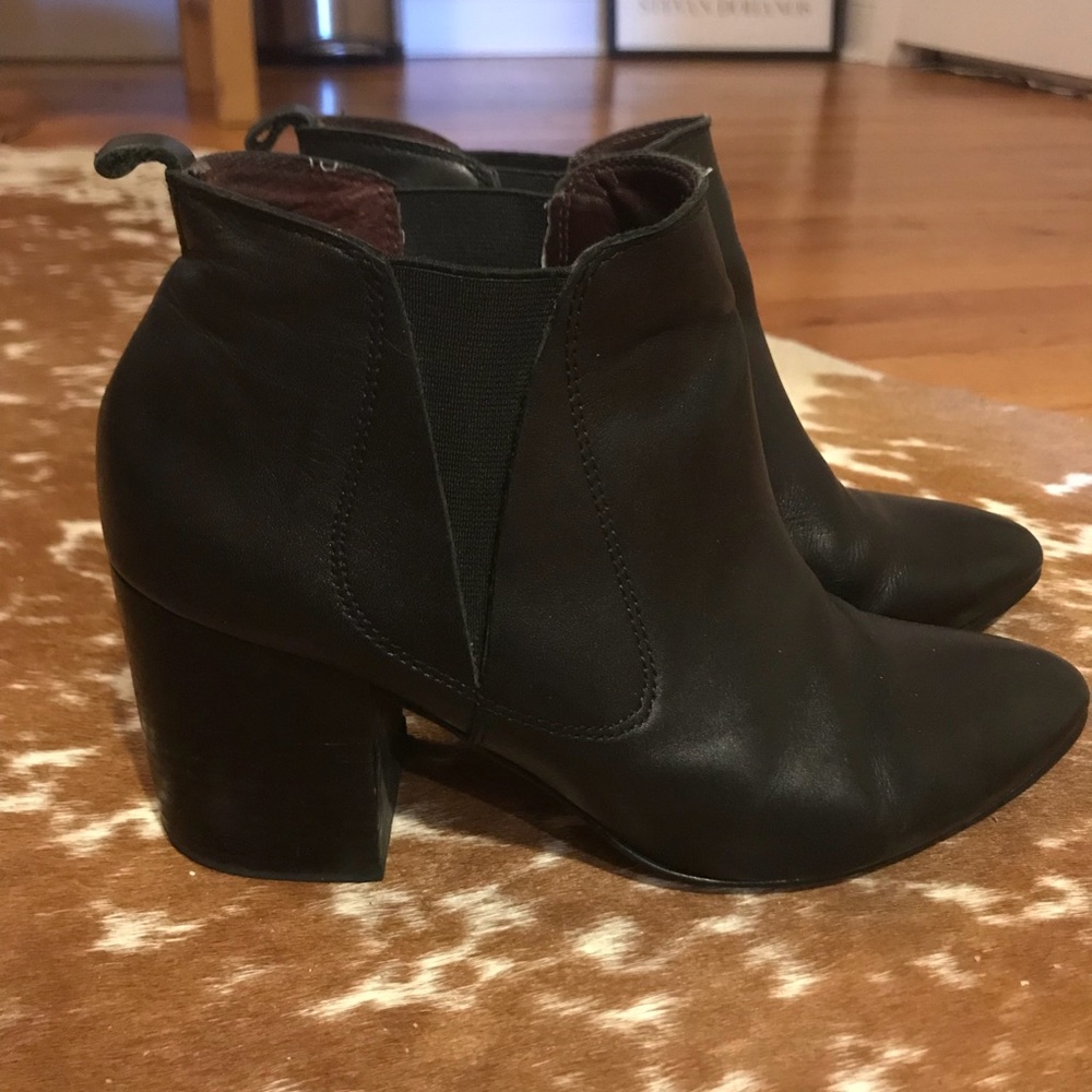 Report Signature Black Boots size 7